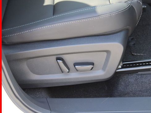 New 2025 Nissan Murano SL image 14