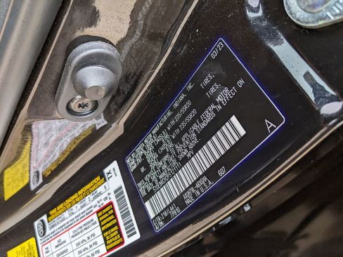 Used 2023 Toyota Highlander Platinum image 30