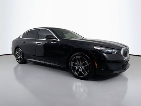 New 2026 BMW 530i xDrive w/ Premium Package AWD/4WD image 5