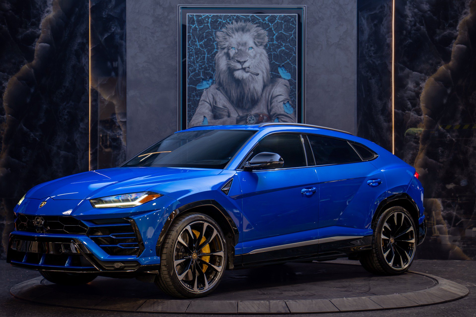 Used 2019 Lamborghini Urus AWD/4WD image 1