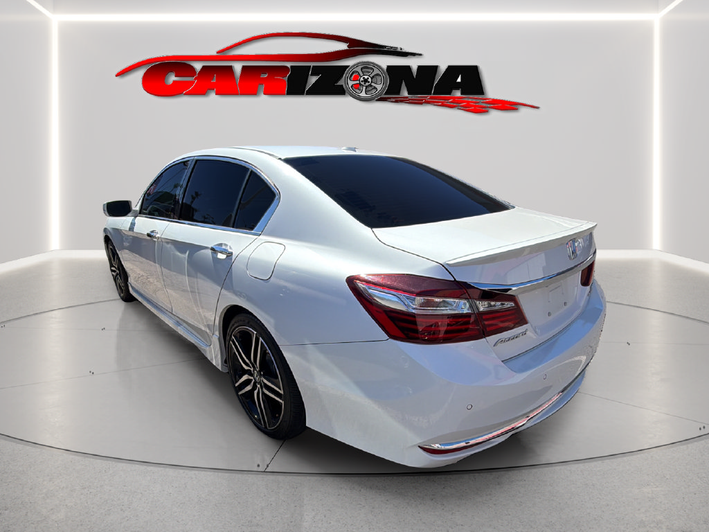 Used 2017 Honda Accord Touring image 9