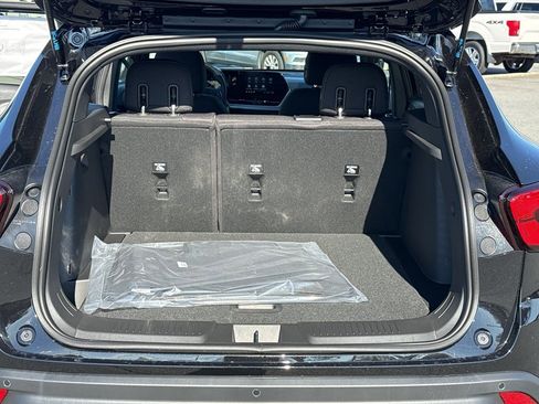 New 2026 Chevrolet Trax RS w/ Sunroof Package image 26