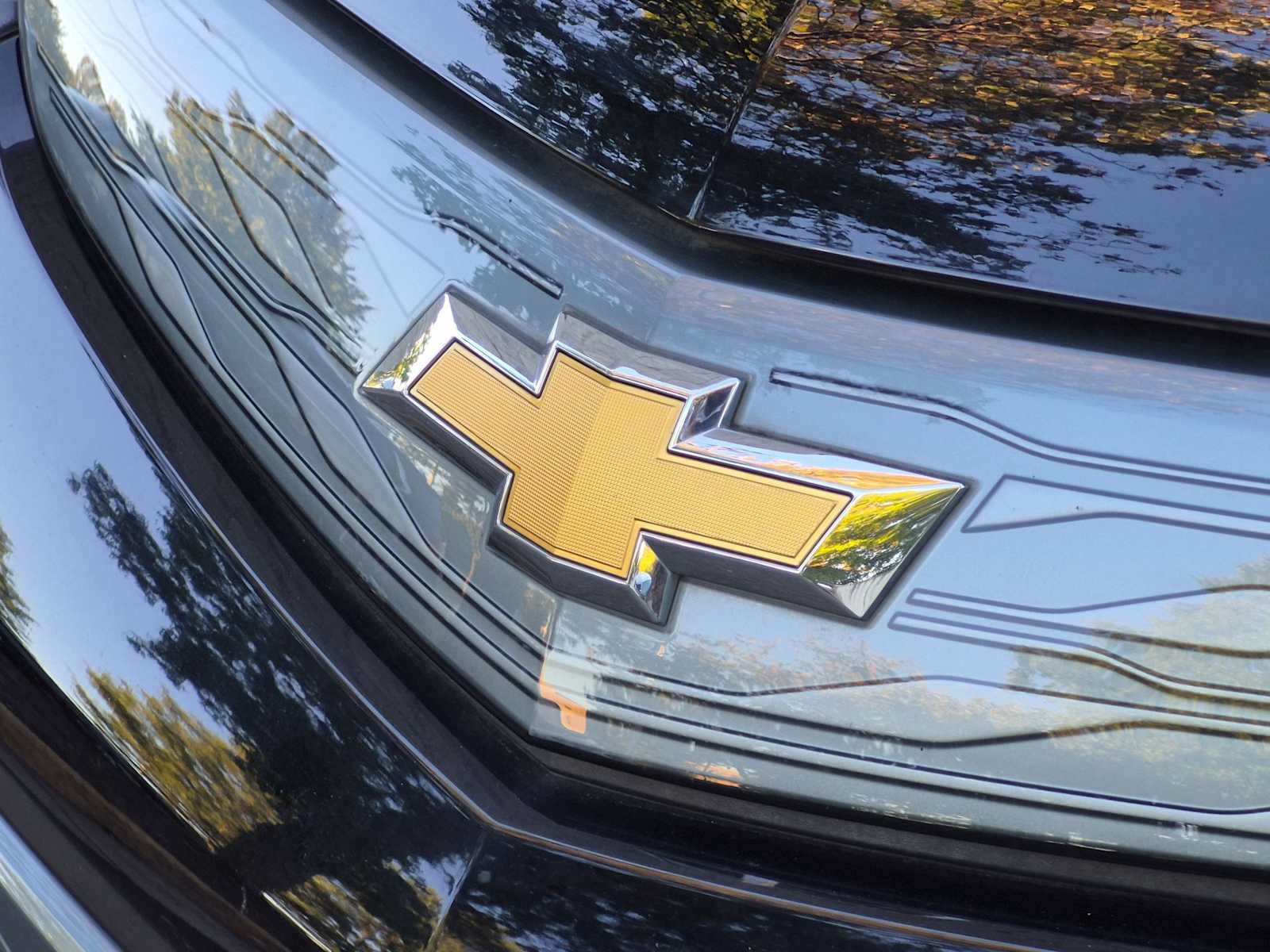 Used 2019 Chevrolet Bolt Premier w/ Infotainment Package FWD image 12