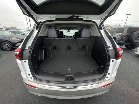 Used 2021 Buick Enclave Essence image 23