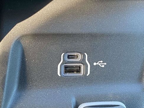 Used 2025 RAM ProMaster 2500 w/ Convenience Group image 8