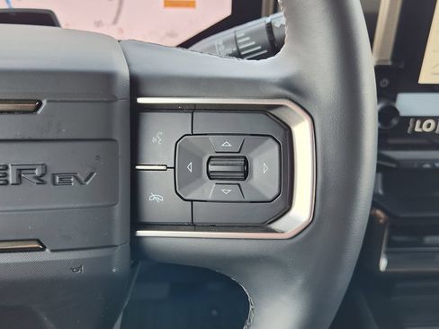 New 2025 GMC Hummer EV 2X AWD/4WD image 32