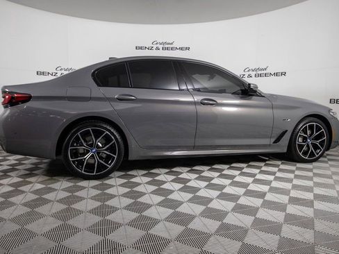 Used 2022 BMW 530e w/ Premium Package image 10