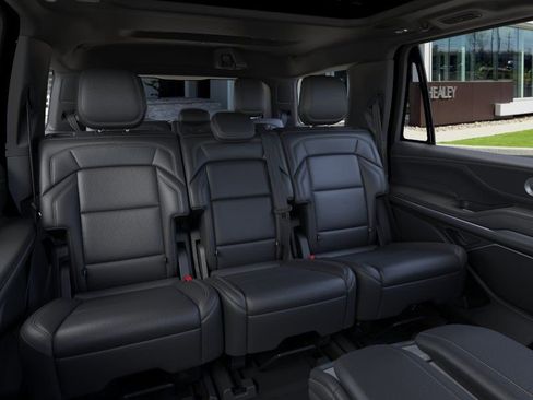 New 2026 Lincoln Navigator Reserve w/ Jet Appearance Package image 11