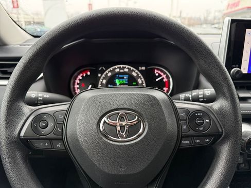 Certified 2025 Toyota RAV4 XLE image 31