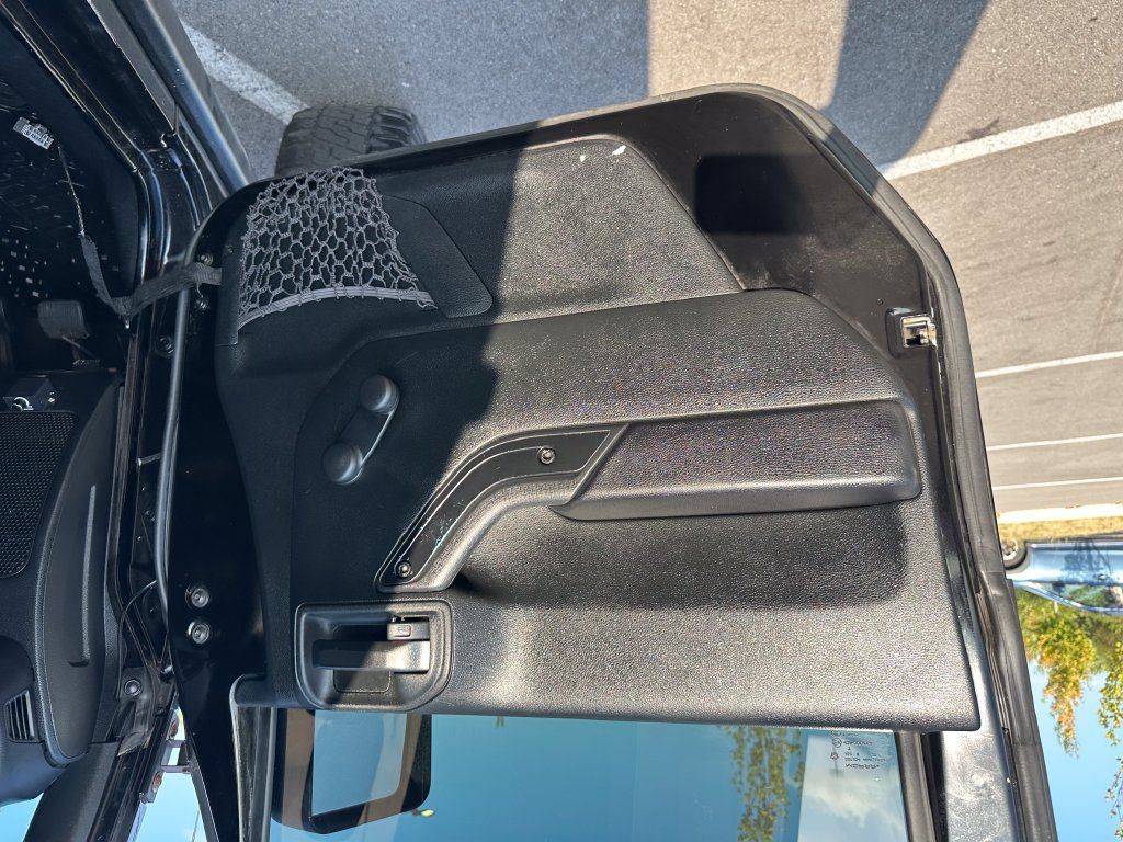 Used 2018 Jeep Wrangler Sport w/ Connectivity Group AWD/4WD image 13