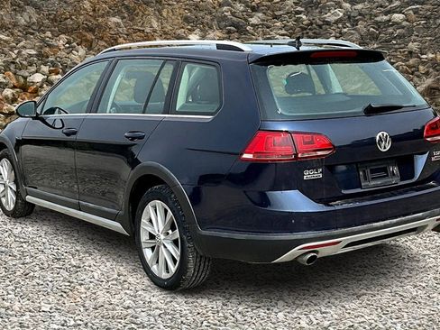 Used 2017 Volkswagen Golf Alltrack S image 10