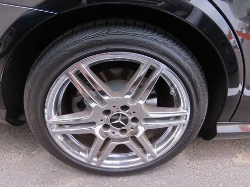 Used 2011 Mercedes-Benz E 550 Sedan image 17