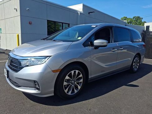 Used 2024 Honda Odyssey EX-L image 3