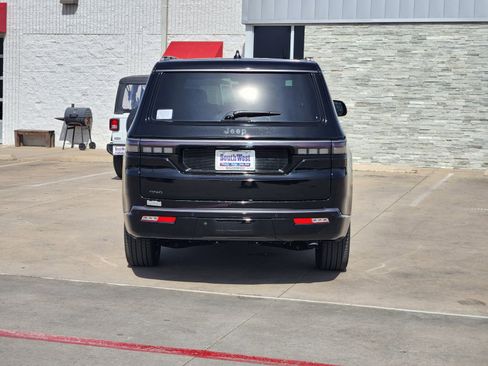 New 2026 Jeep Grand Wagoneer Summit image 8
