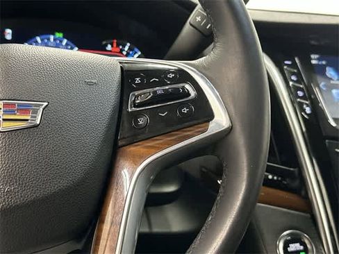 Used 2020 Cadillac Escalade Luxury image 18