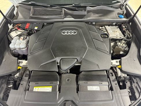 Used 2019 Audi Q8 Premium w/ Convenience Package image 32