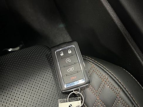 Used 2025 Jeep Grand Cherokee L Summit image 31