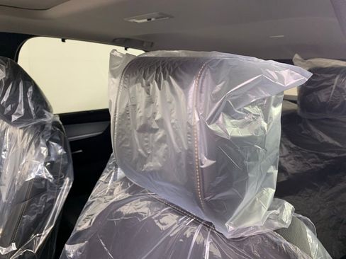 New 2025 MAZDA CX-90 Plug-In Hybrid w/ Preferred image 15