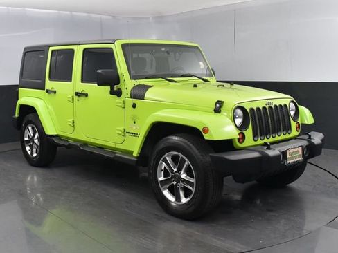 Used 2012 Jeep Wrangler Unlimited Sahara AWD/4WD image 2