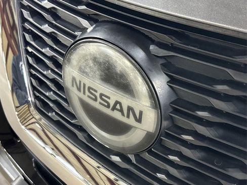 Used 2018 Nissan Rogue SL w/ Premium Package image 15