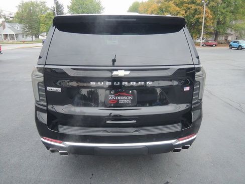 Used 2025 Chevrolet Suburban High Country AWD/4WD image 10