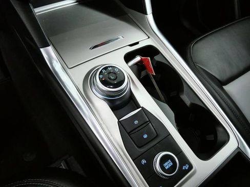 Used 2024 Ford Explorer XLT w/ Equipment Group 202A image 19