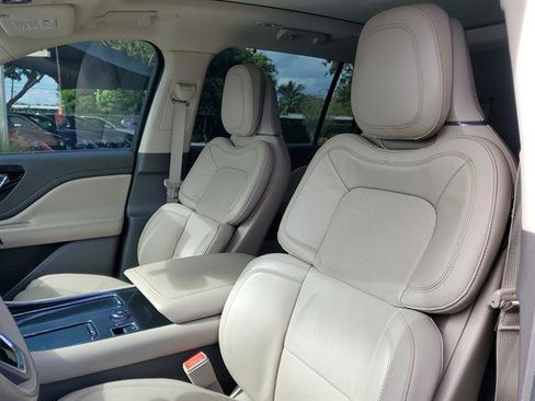 Used 2022 Lincoln Aviator Reserve w/ Equipment Group 201A image 45