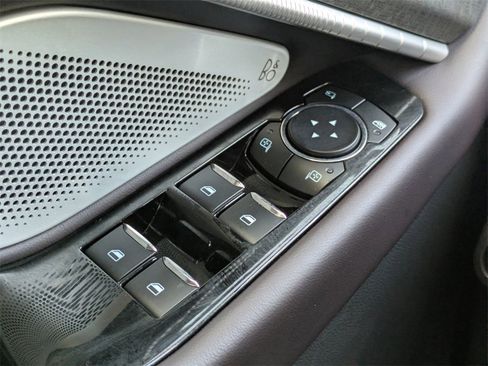 Used 2025 Ford Explorer Platinum image 36