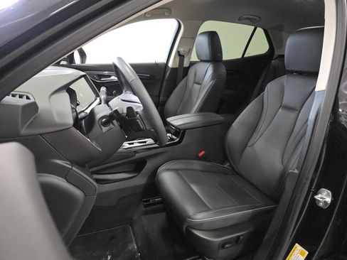 Used 2023 Buick Envision Essence image 9