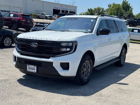 Used 2025 Ford Expedition Max Active RWD image 8