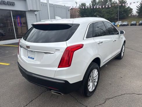 Used 2018 Cadillac XT5 AWD image 3