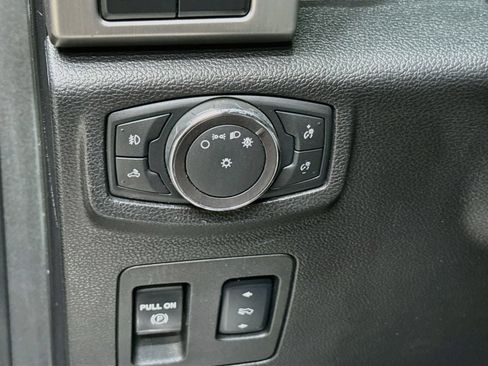 Used 2018 Ford F150 Platinum w/ Technology Package AWD/4WD image 12