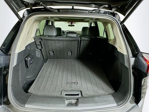 Used 2023 Nissan Rogue SV w/ SV Premium Package image 27