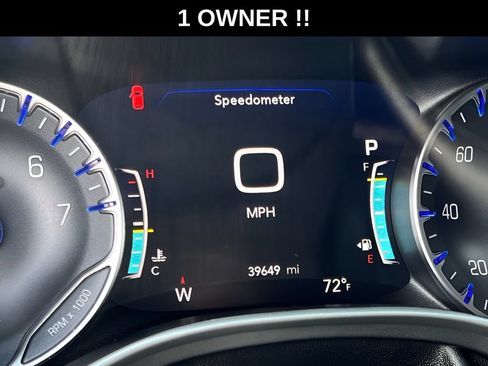 Used 2023 Chrysler Pacifica Touring-L FWD image 43