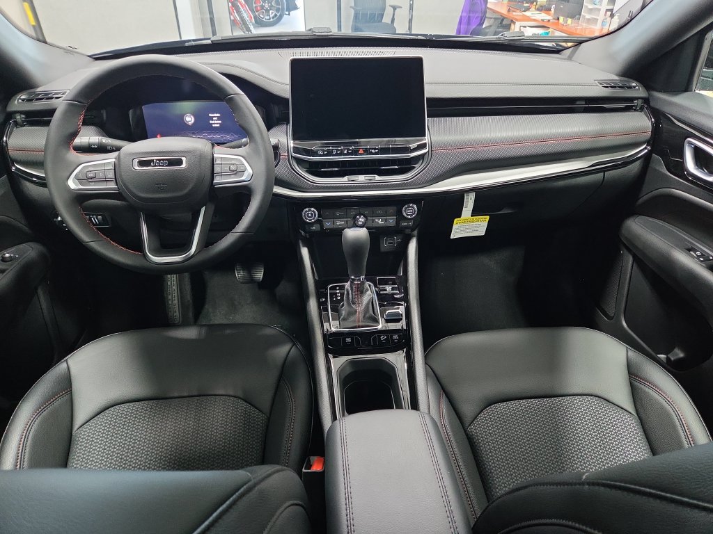 New 2026 Jeep Compass Trailhawk AWD/4WD image 17