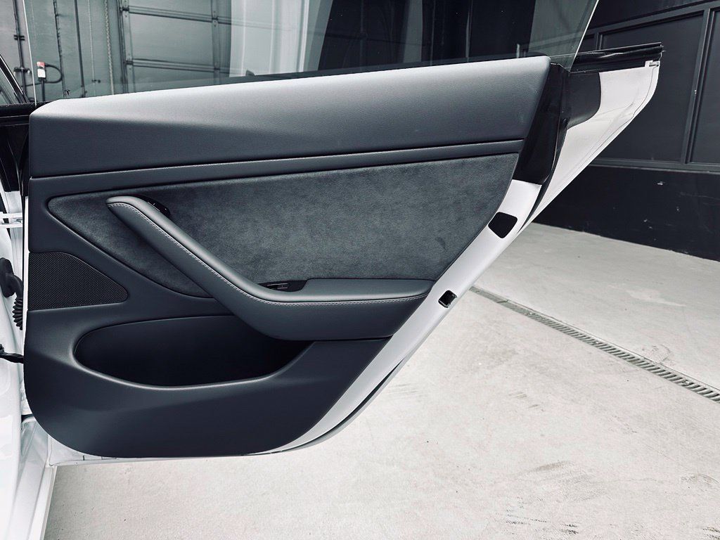 Used 2018 Tesla Model 3 Long Range RWD image 27