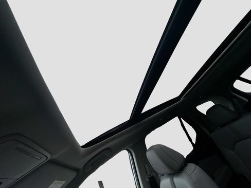 Used 2025 Honda Pilot Touring image 23
