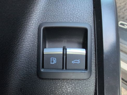 Used 2021 Audi Q5 e Premium Plus w/ Premium Plus Package image 38