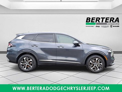 Used 2024 Kia Sportage EX AWD/4WD image 7