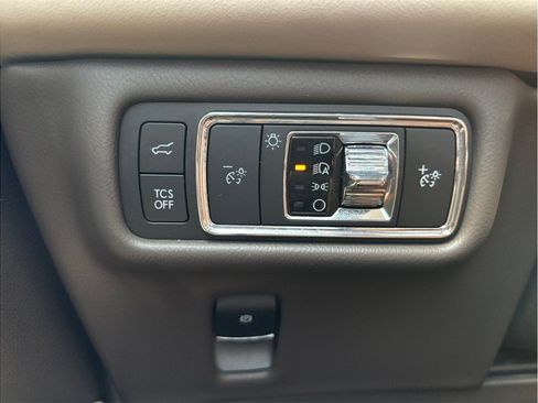 Used 2022 Lincoln Nautilus FWD image 33