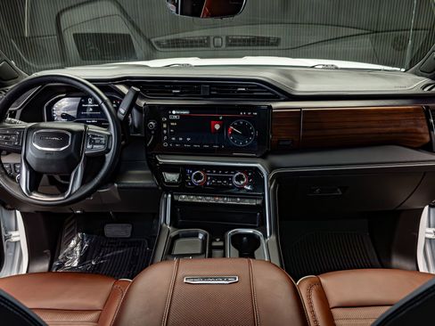 Used 2025 GMC Sierra 2500 Denali Ultimate image 19