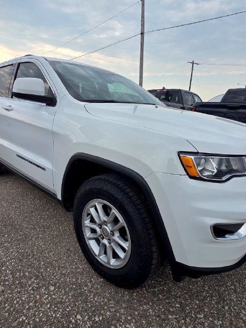 Used 2020 Jeep Grand Cherokee Laredo w/ Security & Convenience Group AWD/4WD image 4
