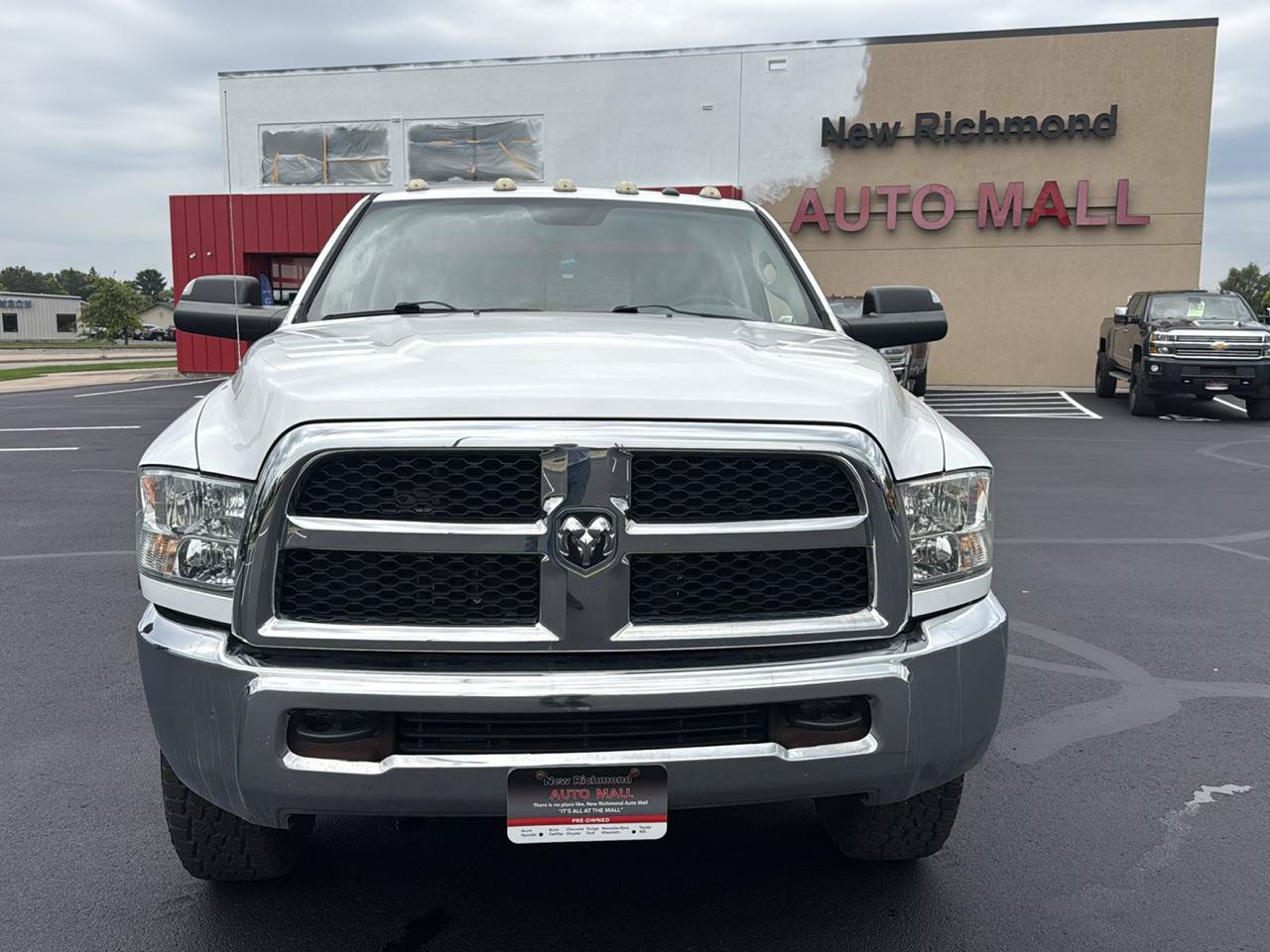 Used 2014 RAM 3500 Tradesman w/ Chrome Appearance Group AWD/4WD image 8
