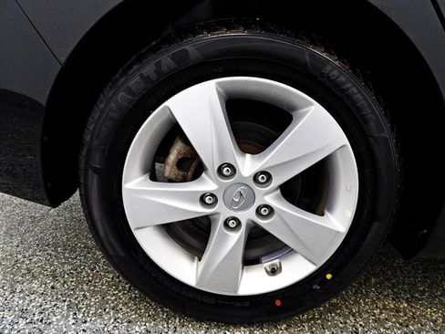 Used 2013 Hyundai Elantra GLS FWD image 19