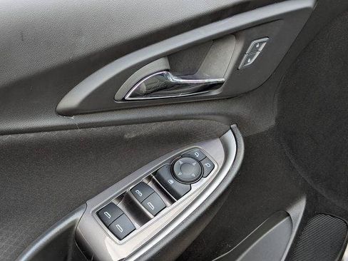 Used 2025 Chevrolet Malibu LT FWD image 11