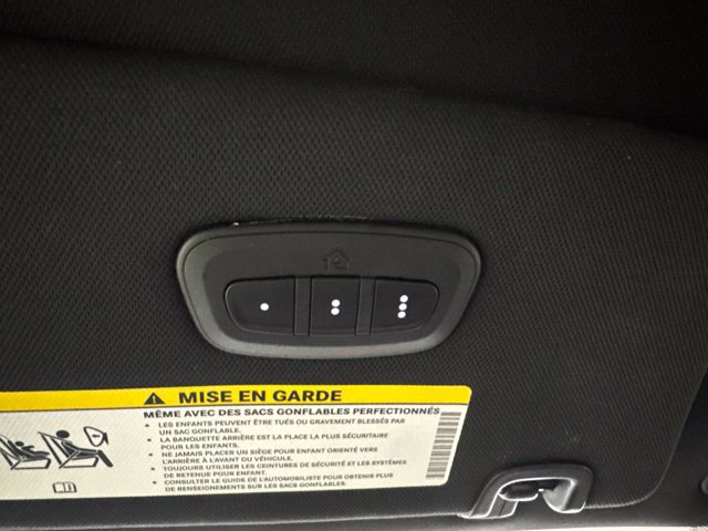 Used 2025 Chrysler Pacifica Select FWD image 47