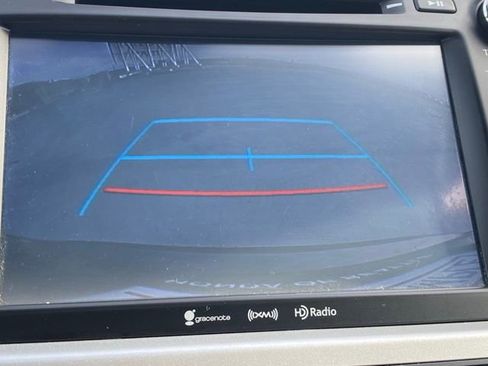 Used 2018 Toyota Highlander XLE image 24