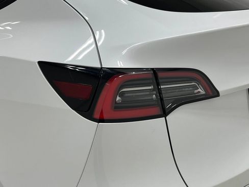 Used 2021 Tesla Model Y Long Range AWD/4WD image 33
