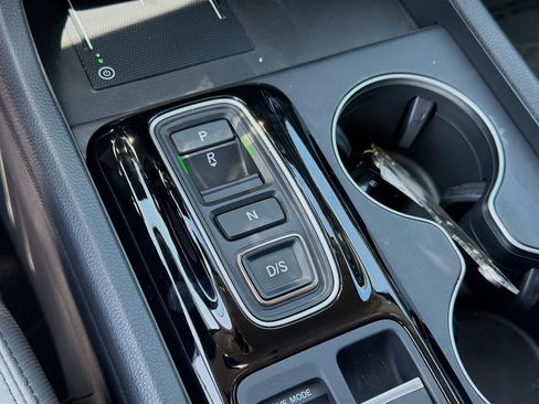 Used 2025 Honda Pilot EX-L image 13