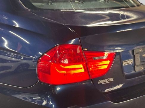 Used 2011 BMW 328i xDrive Sedan AWD/4WD image 7